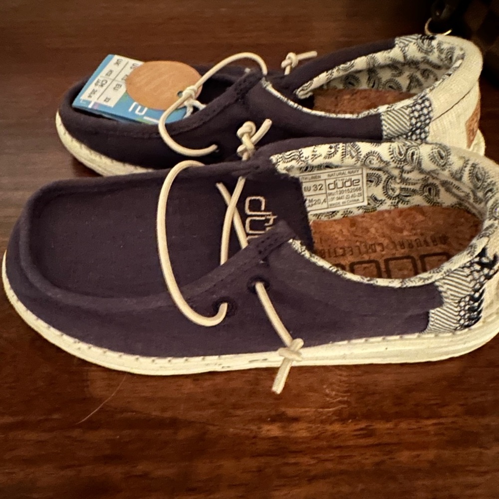Hey dude boys slip ons
